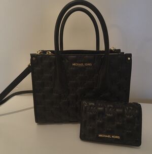 Michael Kors Maple Black Embossed Satchel w/ Matching Wallet, New Cond $100 Set